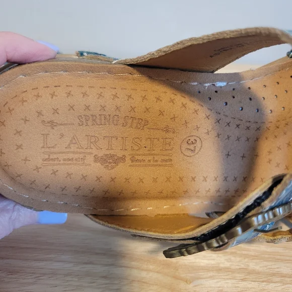 L'Artiste Blue Paisley Astra Slide Sandals Size 37/6.5-7 - Picture 7 of 8